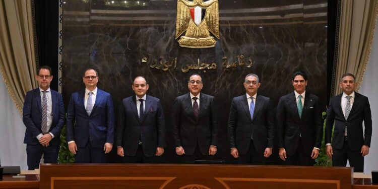 رئيس الوزراء يشهد توقيع عقود إنشاء أكبر مُجمع لصناعات الأغذية الزراعية في الشرق الأوسط