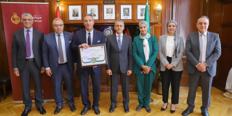 بنك مصر يحصل على الشهادة الذهبية لتقييم الهرم الأخضر المصري للمباني الخضراء