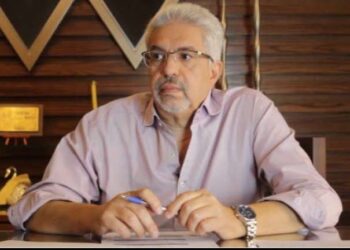 لعبة التصريحات تدفع الدولار الي أعلي مستوي شهري وتسيطر علي اسعار الذهب بالبورصة العالمية