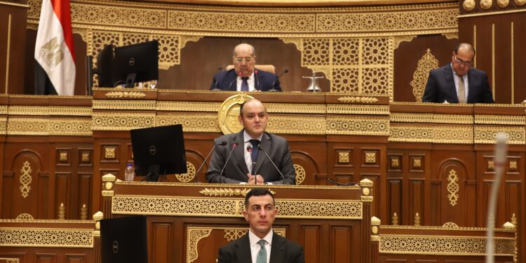 11 مليار و158 مليون دولار انخفاض فى عجز الميزان التجاري وتراجع الواردات بنسبة 14%