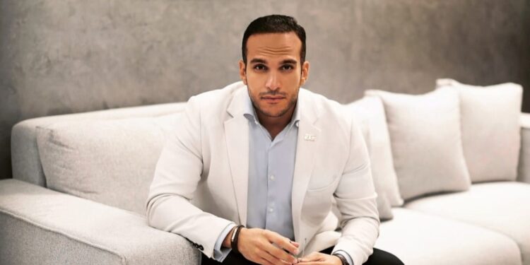 بمشاركة عبدالرحمن عصام رائد الأعمال ورئيس AE Media Production .. شراكة استراتيجية بخبرات عالمية مع “المنارة للتطوير”