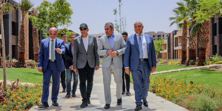 لأول مرة ” بترهوم ” المطور الأول بالعاصمة يحتفل ب ” بداية الحياة ” بمشروع ” ميدتاون فيلا ” بحضور م . خالد عباس