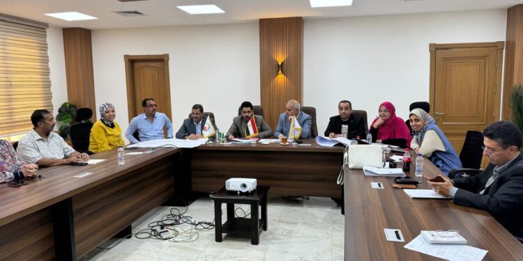 مسئولو «الإسكان» يتابعون موقف تنفيذ مشروعات المرافق بالمناطق المضافة لمدينة العبور الجديدة