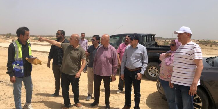 مساعد نائب رئيس هيئة المجتمعات العمرانية يتابع مشروعات المرافق بمدينة سفنكس الجديدة