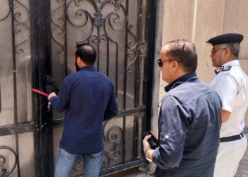 رئيس جهاز القاهرة الجديدة: إزالة مخالفات بناء بالامتداد الشرقي والتجمعين الثالث والخامس..وغلق أنشطة مخالفة بالتجمع الأول