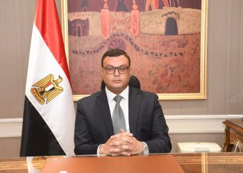 وزير الإسكان يُصدر 26 قراراً لإزالة التعديات ومخالفات البناء الواقعة بمدينة القاهرة الجديدة والساحل الشمالي الغربي