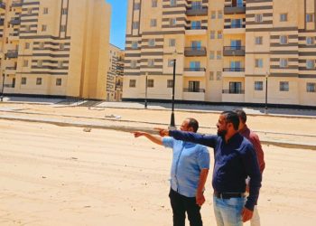 بدء أعمال زراعة مواقع المرحلة الخامسة بـ «سكن لكل المصريين» وتطوير واجهات الأسواق التجارية بأكتوبر الجديدة