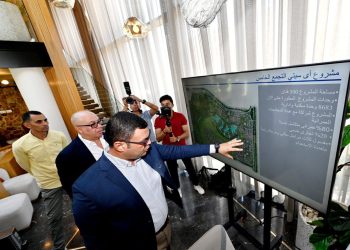 وزير الإسكان يبدأ أولى جولاته بمشروعات الشراكة بين «هيئة المجتمعات العمرانية الجديدة» و«المطورين العقاريين»