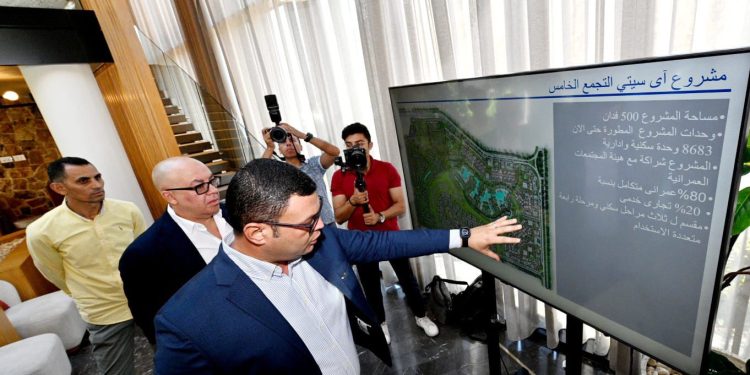 وزير الإسكان يبدأ أولى جولاته بمشروعات الشراكة بين «هيئة المجتمعات العمرانية الجديدة» و«المطورين العقاريين»
