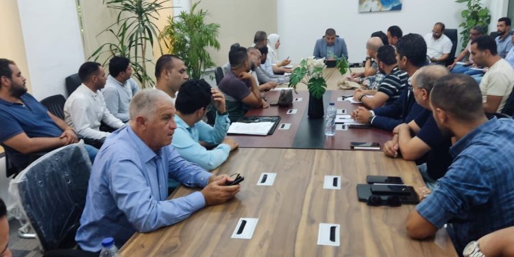 رئيس جهاز العاصمة الإدارية يلتقي مسئولي الشركات المنفذة لأعمال الطرق والمحاور بجميع قطاعات المدينة