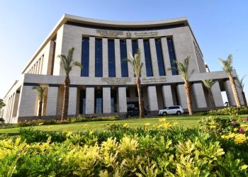 وزير الإسكان يلتقي أعضاء البرلمان لبحث مطالب دوائرهم