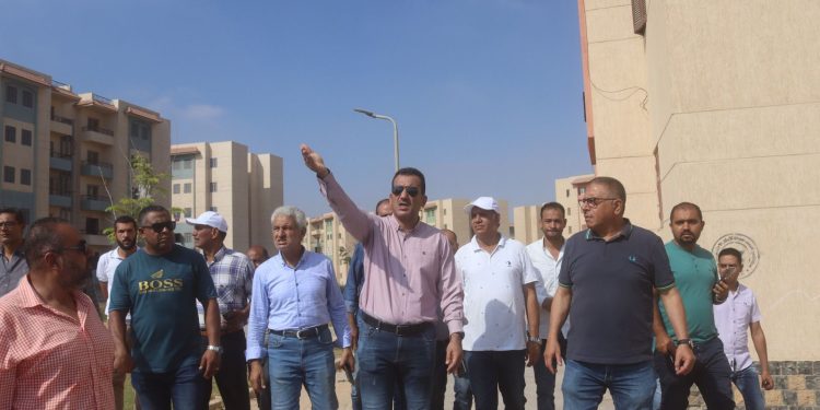 وزير الإسكان: جولات تفقدية لمسئولي الوزارة وأجهزة المدن لدفع العمل بمشروعات المبادرة الرئاسية «سكن لكل المصريين»