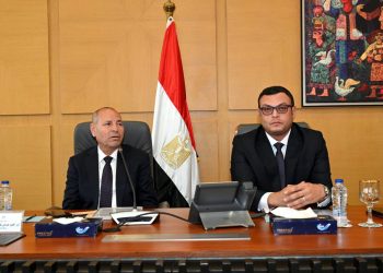 وزير الإسكان ومحافظ القاهرة يترأسان اجتماع اللجنة التيسيرية لمشروع تطوير «منطقة مثلث ماسبيرو»