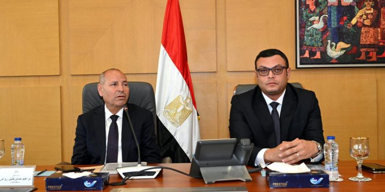 وزير الإسكان ومحافظ القاهرة يترأسان اجتماع اللجنة التيسيرية لمشروع تطوير «منطقة مثلث ماسبيرو»