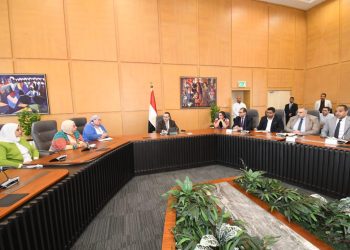 خلال اجتماعه بهم بمقر الوزارة: المشرف على مكتب وزير الإسكان ينقل حزمة من تكليفات وتوجيهات وزير الإسكان لـ «معاوني رؤساء أجهزة المدن الجديدة»