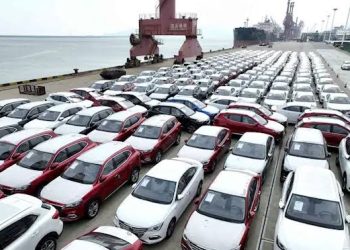 فتح باب استيراد السيارات أمام الوكلاء والدبلوماسين بالسوق المصري