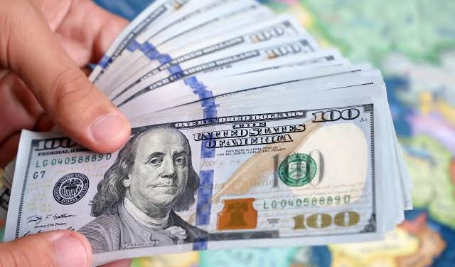 الدولار يتراجع نحو 21 قرش مقابل الجنيه المصري اليوم.. اعرف السعر الجديد