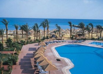 قضي أجازتك في العين السخنة بافضل الاسعار.. تعرف علي أرخص أماكن بحر وحمام سباحة