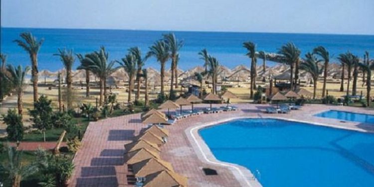 قضي أجازتك في العين السخنة بافضل الاسعار.. تعرف علي أرخص أماكن بحر وحمام سباحة