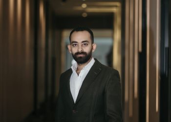 أحمد قدري: الدولة خطت خطوات متميزة فى تطبيق التكنولوجيا العقارية بطرح الاراضى والوحدات ” اون لاين “