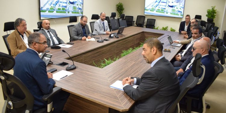 لمناقشة إنشاء مصنع للتحالف داخل مصر .. نائب وزير الإسكان يلتقي ممثلي شركات أحد التحالفات المهتمة بتوطين صناعة مكونات مشروعات مياه الشرب والصرف الصحي