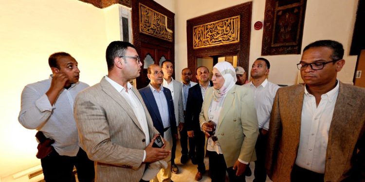 وزير الإسكان يواصل جولته التفقدية بمشروعات تجديد أحياء القاهرة الإسلامية والفاطمية بمحافظة القاهرة
