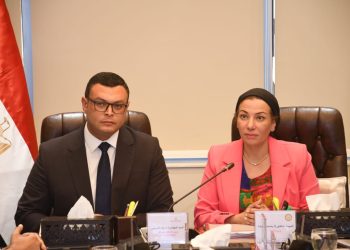 وزيرا الإسكان والبيئة يبحثان عدداً من ملفات العمل المشترك بين الوزارتين