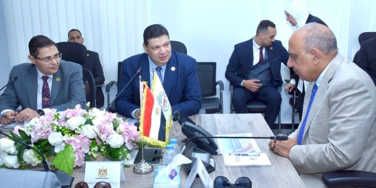 للمرة الثانية خلال شهر .. وزير الكهرباء والطاقة المتجددة يجتمع بقيادات هيئة المحطات النووية داخل موقع الضبعة