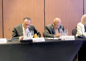 طارق الجمال خلال المائدة المستديرة لجمعية رجال الاعمال: مساندة البنوك وتوسع الشركات فى التكنولوجيا والإستدامة عوامل تزيد من فرص مصر فى تصدير الخدمات