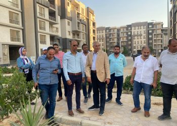 نائب رئيس هيئة المجتمعات العمرانية الجديدة يتفقد مشروع جنة السكني بمدينة القاهرة الجديدة