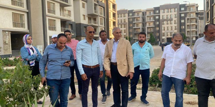 نائب رئيس هيئة المجتمعات العمرانية الجديدة يتفقد مشروع جنة السكني بمدينة القاهرة الجديدة