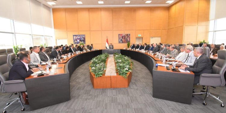 فى اجتماعه الأسبوعي لمتابعة مشروعات المرافق .. وزير الإسكان يستعرض موقف مشروعات المرافق ضمن المبادرة الرئاسية «حياة كريمة» بمحافظة كفر الشيخ