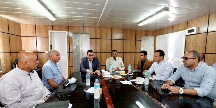 وزير الإسكان ومحافظ مطروح يتابعان موقف تسليم الأراضى البديلة لأصحاب التواجدات بمدينة «رأس الحكمة الجديدة»