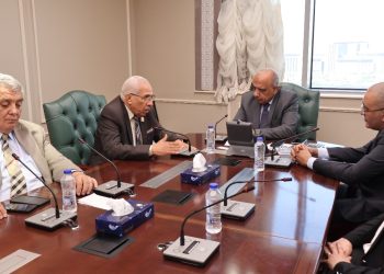 وزير الكهرباء والطاقة المتجددة يستقبل اعضاء لجنة الطاقة والبيئة والقوى العاملة بمجلس الشيوخ للتشاور والتنسيق وبحث جهود الوزارة فى استقرار التغذية والارتقاء بجودة الخدمات