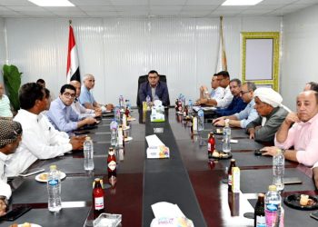 عقب جولته بمدينة رأس الحكمة .. وزير الإسكان يتابع موقف أعمال تنمية الأراضى الخاضعة لولاية «هيئة المجتمعات العمرانية الجديدة» بمنطقة غرب الضبعة