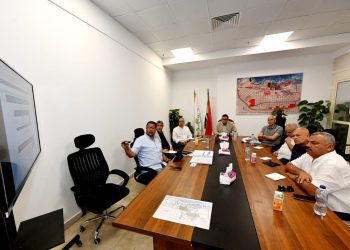 فى اجتماع بمقر جهاز المدينة: وزير الإسكان يستعرض الجداول الزمنية لإنهاء وتسليم الوحدات السكنية لحاجزيها بمدينة العلمين الجديدة