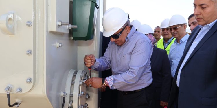 وزير الكهرباء يشارك فى بدء أعمال تركيب أول محول بمحطة الربط المصرى السعودى بمدينة بدر