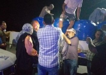 «حماية وتنمية البحيرات» لأول مرة منذ سنوات .. إلقاء زريعة جمبري في بحيرة قارون بالفيوم 