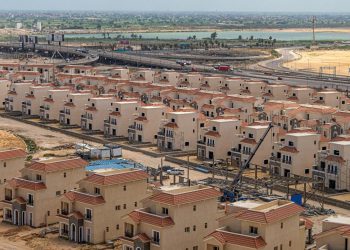 وزير الإسكان يتابع موقف تنفيذ أبراج وفيلات التجمع العمراني «صوارى» بمنطقة غرب كارفور بالإسكندرية