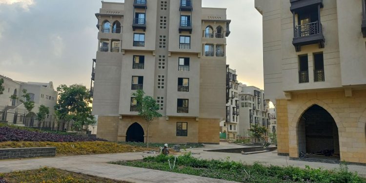 وزير الإسكان يتابع موقف تنفيذ مشروع تطوير «منطقة سور مجري العيون» بمحافظة القاهرة