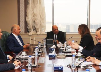 وزير الكهرباء يستقبل اعضاء لجنة الطاقة والبيئة بمجلس النواب للتعاون والتنسيق وبحث جهود الوزارة فى الحفاظ على استمرارية واستقرار التغذية والارتقاء بجودة الخدمات المقدمة