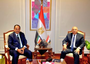 نائب رئيس مجلس الوزراء للتنمية الصناعية وزير الصناعة والنقل يبحث مع السفير الكويتي بالقاهرة تدعيم التعاون المشترك في مجالات والصناعة والنقل واللوجستيات