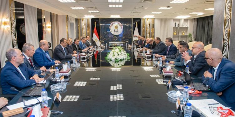 وزيرا «الزراعة» و«الانتاج الحربي» يبحثان الموقف التنفيذي لتطوير حديقتي الحيوان والأورمان
