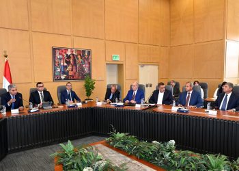 وزراء «الإسكان» و«السياحة» و«الاستثمار» يلتقون عدداً من المستثمرين فى مجال التنمية السياحية لدفع معدلات التنمية وبحث مشاكلهم ومقترحاتهم