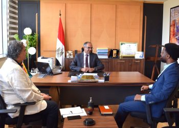 في مقدمتها مشروعات «حياة كريمة»: نائب وزير الإسكان يبحث فرص التعاون مع شركة هولندية رائدة في تنفيذ محطات المياه والصرف ذات الطاقات الصغرى