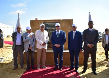 أول مجمع صناعي صديق للبيئة في مصر .. «وزير الإسكان» يضع حجر الأساس للمجمع الصناعي الأخضر بالمنطقة الصناعية بمدينة العلمين الجديدة