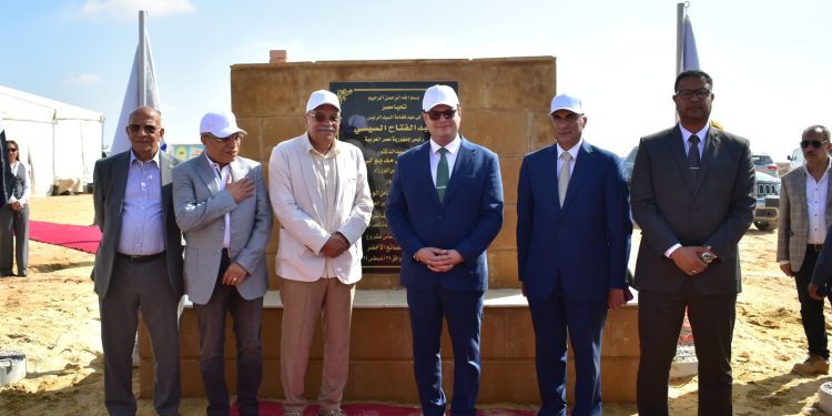 أول مجمع صناعي صديق للبيئة في مصر .. «وزير الإسكان» يضع حجر الأساس للمجمع الصناعي الأخضر بالمنطقة الصناعية بمدينة العلمين الجديدة