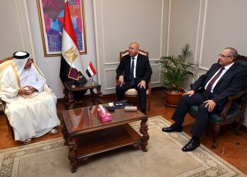 نائب رئيس مجلس الوزراء للتنمية الصناعية يستقبل وزير المواصلات القطري لبحث تدعيم التعاون بين الجانبين في مجالي النقل والصناعة