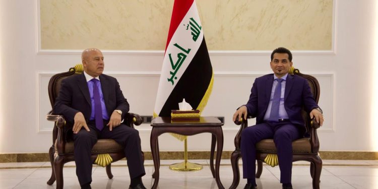 وزير الصناعة مع وفد رسمي و13 شركة مصرية لبحث تدعيم التعاون بين الجانبين في مجالات النقل والصناعة