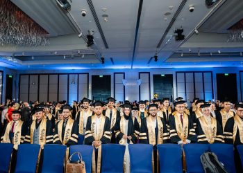 تحت رعاية وزير التعليم العالي ..  «معاهد الوادي العليا» بالعبور تحتفل بتخريج دفعة جديدة من طلابها .. وتستعد لاستقبال العام الدراسي الجديد